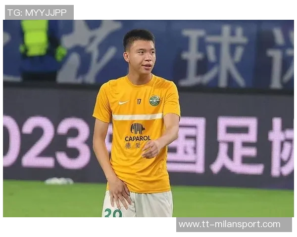 王钰栋19岁生日庆祝照曝光本赛季30场斩获12球荣膺本土射手王