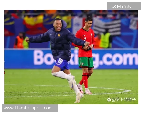 C罗因国家队停赛缺席FIFA投票B席代为投票引关注 C罗因国家队停赛缺席FIFA投票B席代为投票引关注